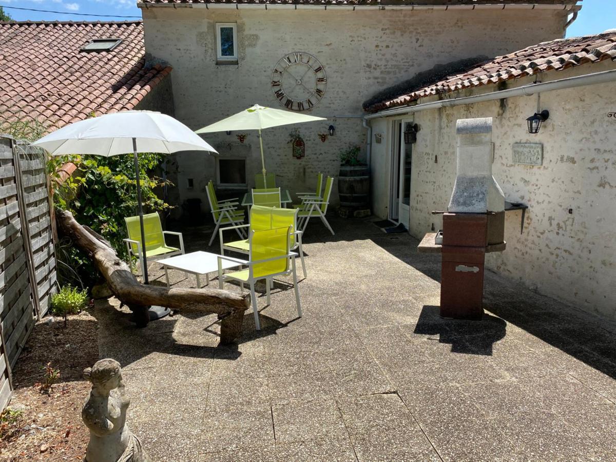 Le Gite Au Coin Des Abeilles La Caillere-Saint-Hilaire Exterior photo