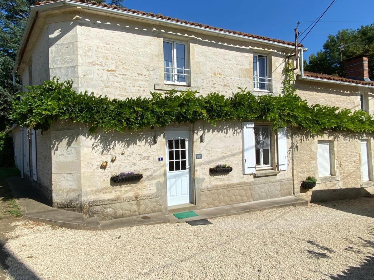 Le Gite Au Coin Des Abeilles La Caillere-Saint-Hilaire Exterior photo